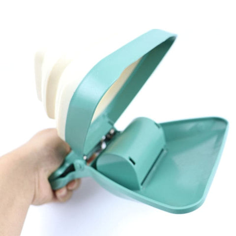 Dog Foldable Pooper Scooper Cleaner - The Savvy Pets